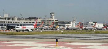 Ministro anuncia para primeiro semestre de 2016 novas concessões de aeroportos Ministro anuncia para primeiro semestre de 2016 novas concessões de aeroportos