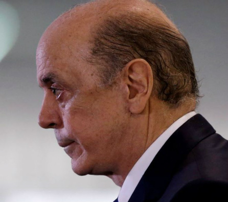 "Nem o PT quer a volta da Dilma", diz Serra © Reuters