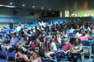 Azambuja anuncia ampliação de dois fundos estaduais de cultura Abertura oficial da Mostra Sul-Mato-Grossense de Teatro Boca de Cena, no Teatro Aracy Balabanian. (Foto: Alcides Neto)