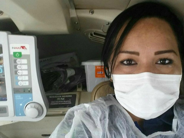 Enfermeira alia paixão pela aviação a de salvar vidas e atua em UTI aérea Gláucea se formou em 2009 e foi atuar no Samu (Foto: Gláucia Villany/Arquivo pessoal)