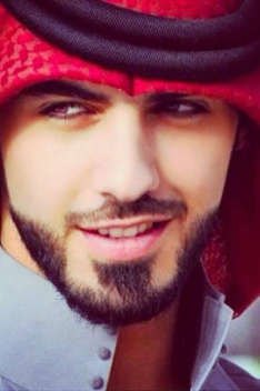 Jovem diz que não foi deportado da Arábia Saudita por ser ‘muito bonito’ Omar Borkan Al Gala Foto: Reprodução / Facebook