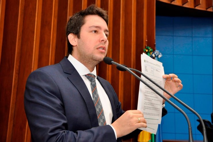 Deputado João Henrique abordou o assunto ao subir na tribuna desta terça-feira. Foto: Luciana Nassar
