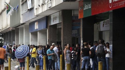 Bombeiros do DF recebem pedidos de avaliação de prédios após tremor © José Cruz / Agência Brasil