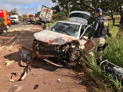 Acidente entre três veículos em rodovia deixa cinco pessoas feridas Ao todo três veículos envolveram no acidente e resultou em 5 vítimas - Foto: Divulgação/ Alvorada Informa