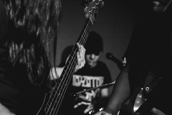 Tem samba, MPB e rock pop e nostálgico na Morada dos Baís
