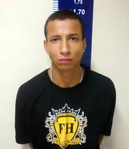 Wanderson foi preso enquanto dormia em um dos quartos da casa invadida Foto: Divulgação / Polícia Militar