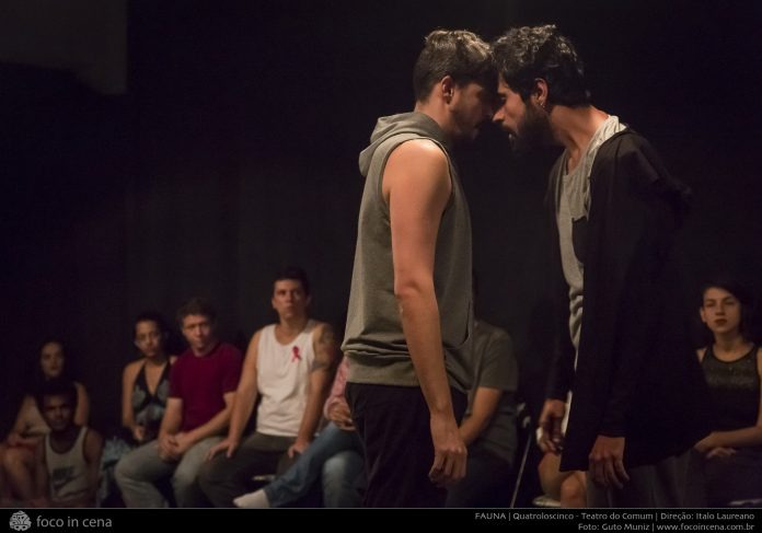 Espetáculo no Sesc provoca o público a refletir sobre limites entre íntimo e privado