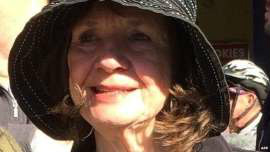 Copyright British Broadcasting Corporation 2015 Carol e seu filho estavam de férias na Europa