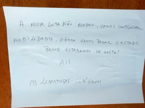 Bilhete deixado na porta de uma das salas da Funai (Foto: Divulgação)
