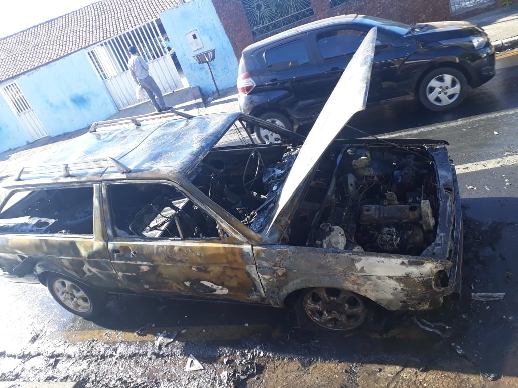 Motorista passa mal e carro pega fogo no Jardim Imá O motorista foi socorrido pelos bombeiros
Foto ilustrativa