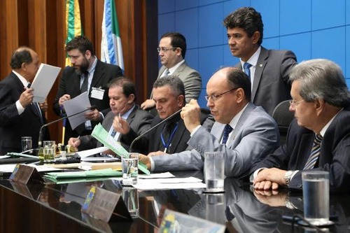 Ordem do Dia: Governo retira PL de reajuste e outros três projetos são aprovados Projeto do reajuste foi retirado de pauta a pedido do líder do Governo, Professor Rinaldo
Foto: Victor Chileno