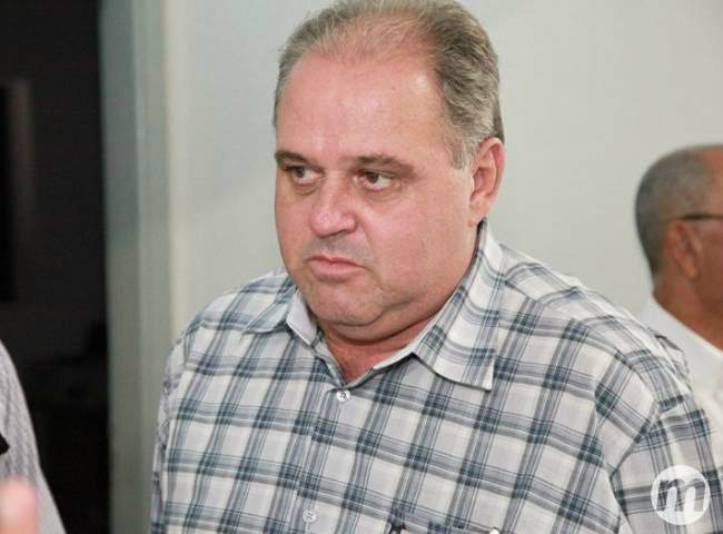 Promotor recomenda que prefeito retire propaganda pessoal de site público Site da Prefeitura de Rio Negro não pode mais mencionar nome de Gilson Romano ou de seu partido em propagandas (PC de Souza/Edição MS)