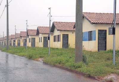 Residencial Rui Pimentel, no Jardim Centro Oeste foi contratado em 2011 e é o único que ainda não foi entregua aos futuros moradores - Foto: Gerson Oliveira / Correio do Estado