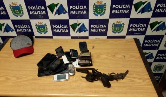 PM prende cinco suspeitos de roubos de celulares na Capital PM prende cinco suspeitos de roubos de celulares na Capital