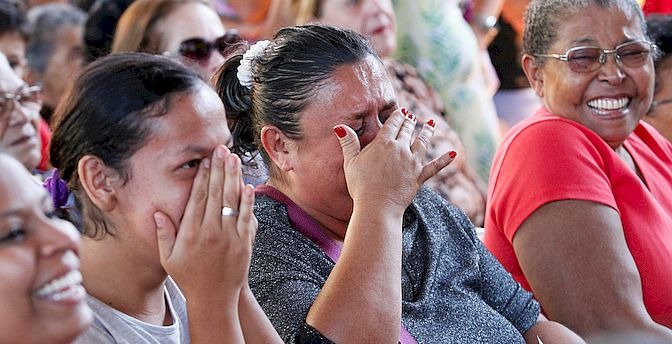 Felicidade e emoção marcam sorteio de 602 apartamentos pelo Governo do Estado Felicidade e emoção marcam sorteio de 602 apartamentos pelo Governo do Estado