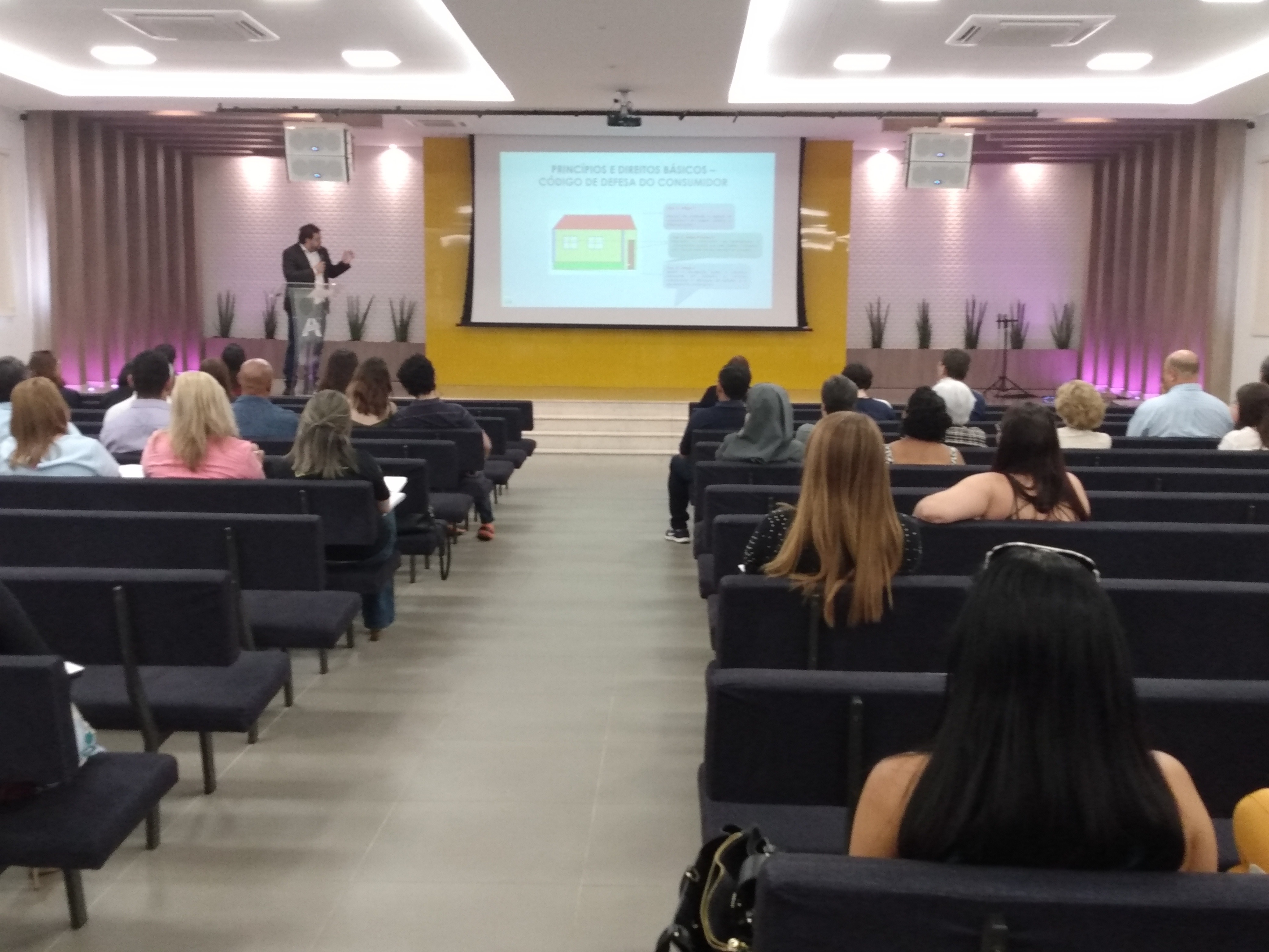 Procon leva esclarecimentos sobre lista de material escolar à diretores de escolas particulares Procon leva esclarecimentos sobre lista de material escolar à diretores de escolas particulares