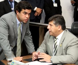 Proposta de punir estudantes deve ir para 'geladeira' na Assembleia Beto, autor da ementa para mudar nome do projeto e Lídio, autor da matéria - Victor Chileno/ALMS