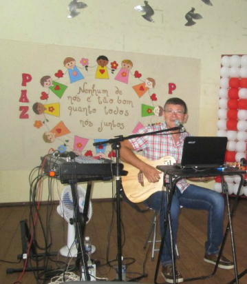 Nildo Pacito Durante uma de suas apresentações - Foto Reprodução Facebook