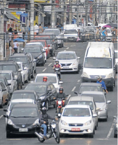 Aumento varia de acordo com modelo do carro e empresa, mas também acompanha reajustes nos serviços de reparo - Foto: Paulo Ribas / Correio do Estado