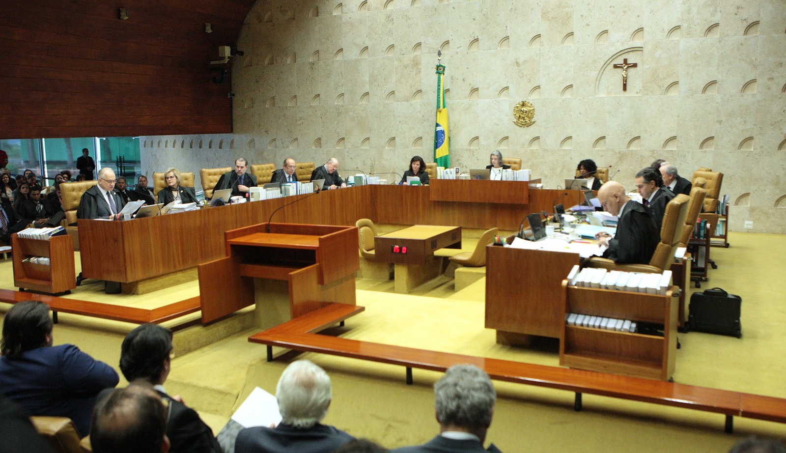 Supremo rejeita por 6 votos a 5 habeas corpus preventivo para Lula Ministros durante a sessão de julgamento do habeas corpus preventivo pedido pela defesa do ex-presidente Luiz Inácio Lula da Silva (Foto: Carlos Moura/SCO/STF)