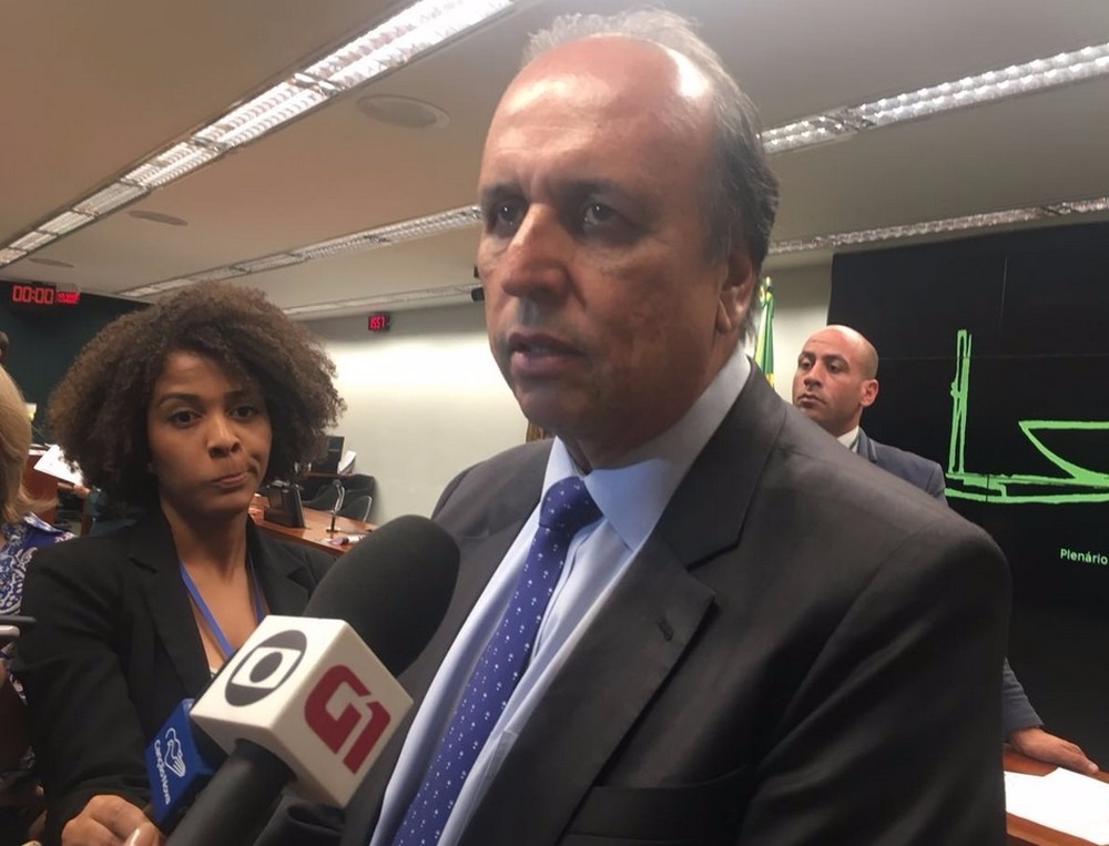 O governador do Rio, Luiz Fernando Pezão (PMDB), após encontro com Rodrigo Maia (DEM-RJ) (Foto: Alessandra Modzeleski/G1)