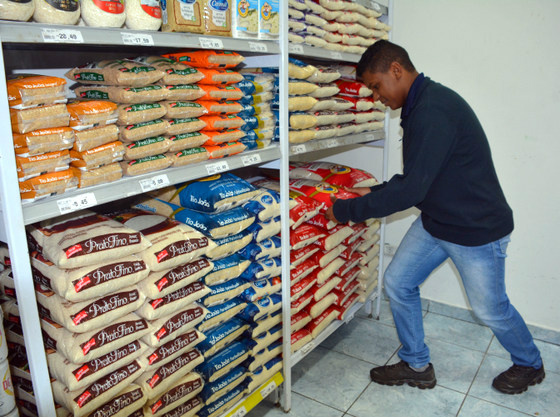 Inflação em Campo Grande aponta queda Produtos como arroz, leite e alguns tipos de carnes que compõem o grupo alimentação mantém inflação pressionada na Capital - Foto: Paulo Ribas / Correio do Estado
