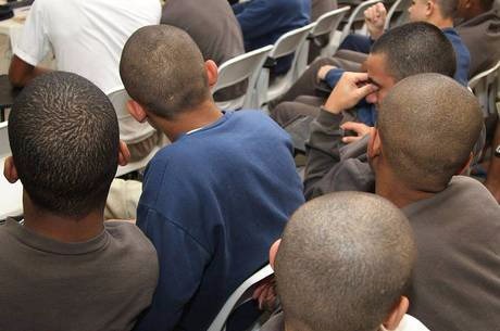 Câmara muda Código Penal e acaba com atenuante a menor de 21 anos Menores de 21 anos podem ficar sem atenuante
Divulgação/USP Imagens