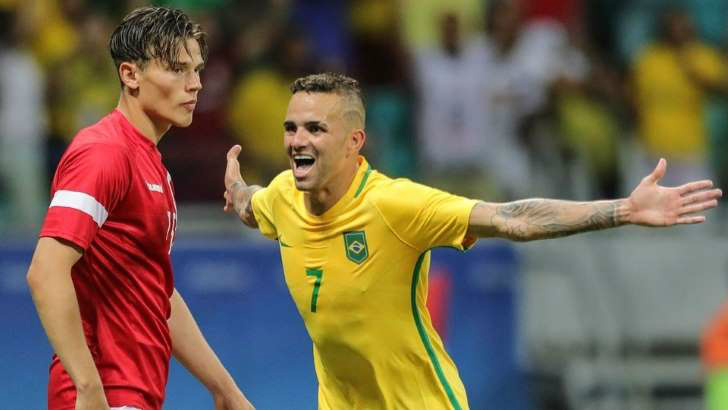 © Thomas Santos/ Agif/Gazeta Press Luan comemora um dos seus gols na partida