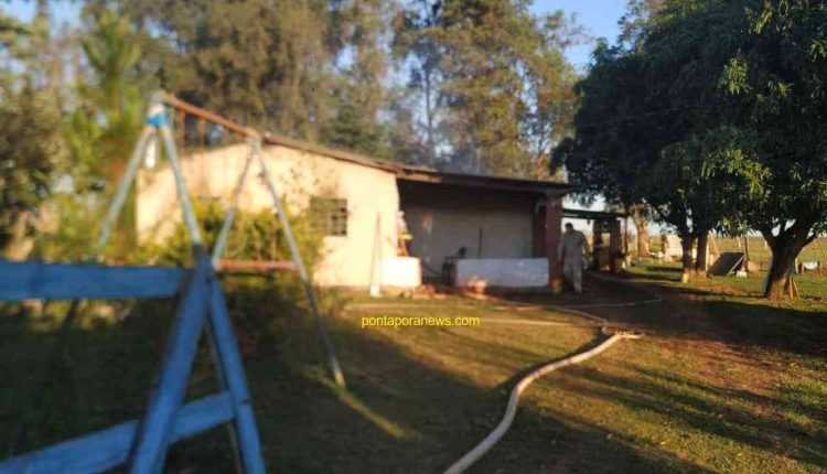 Bombeiros encontram corpo de mulher carbonizada em imóvel Marido é suspeito de jogar combustível e matar mulher. Porã News