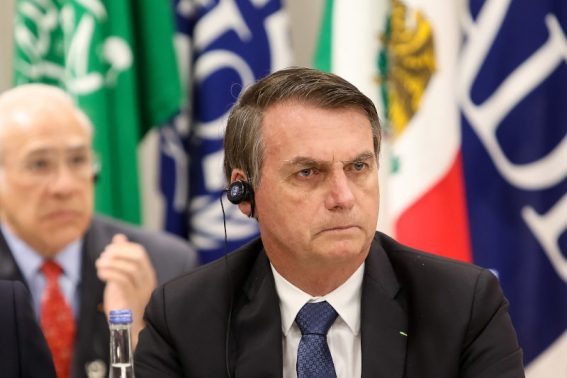 Bolsonaro diz que leis em excesso "amarram" ações do governo Clauber Cleber Caetano / PR