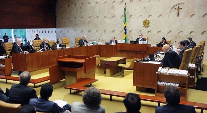 Com 4 a 3 a favor da 2ª instância, STF adia votação para novembro Tema vai e volta no Supremo desde a prisão do ex-presidente Lula. Carlos Moura/SCO/STF