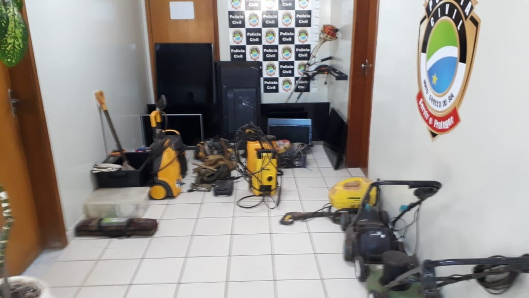 Polícia recupera objetos furtados sendo vendidos em comércio no Jardim Noroeste Polícia recupera objetos furtados sendo vendidos em comércio no Jardim Noroeste