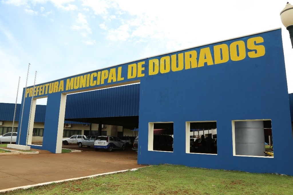 No dia do servidor, prefeitura de Dourados manterá os serviços essenciais Não haverá expediente no Centro Administrativo Municipal na segunda-feira, 28, dia do servidor público. A. Frota