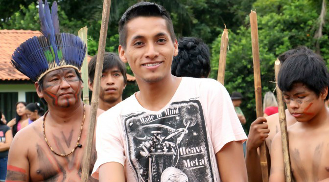 Acadêmico do vale universidade Indígena apresenta dança típica á Vice-Governadora