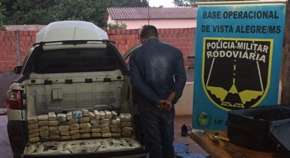 Polícia Militar Rodoviária apreende mais de quarenta quilos de droga