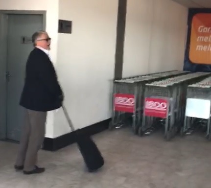 Zeca do PT bate boca ao chegar no aeroporto de Campo Grande Deputado chegou de Brasília hoje pela manhã - Foto: Reprodução