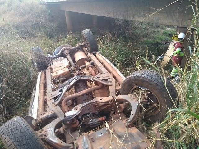 S-10 cai de ponte e mata pai e filha na BR-163