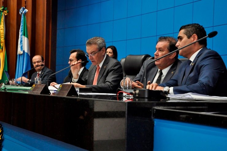 ALMS apresentará PEC à Câmara dos Deputados para aumentar repasse à saúde Proposta estabelece que a União destine, no mínimo, 10% da sua Receita Corrente Bruta às ações e serviços públicos de saúde. Luciana Nassar