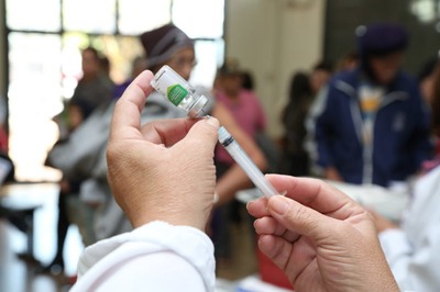 Dourados deve imunizar 65 mil pessoas contra gripe a partir deste mês (Foto: Assecom)