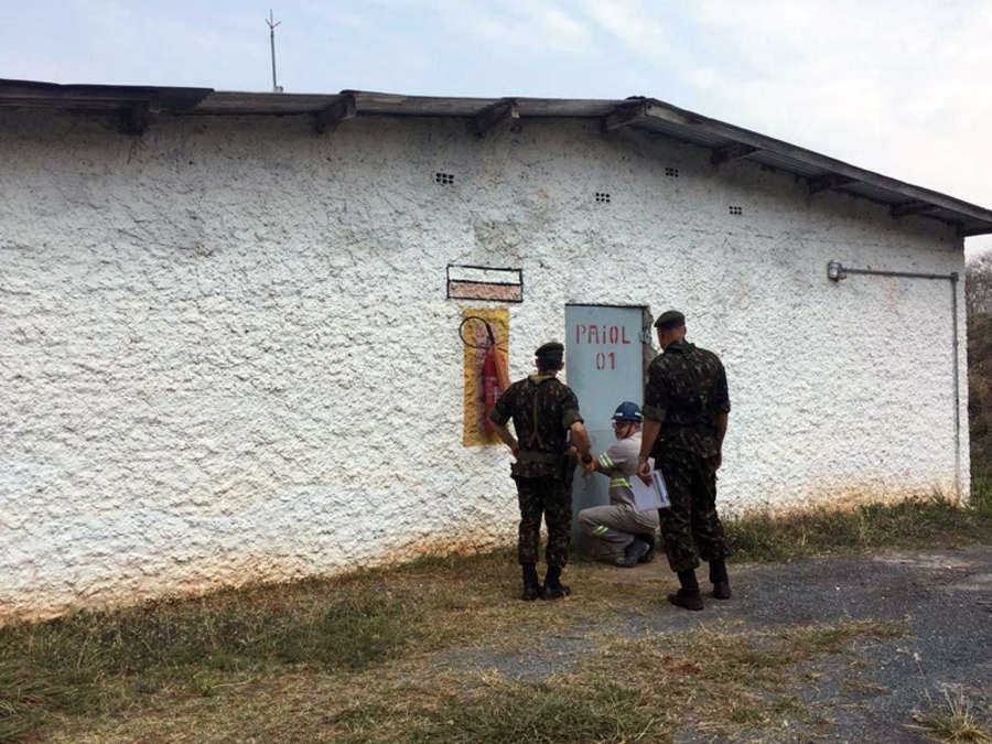 Exército percorreu estabelecimentos.  Divulgação