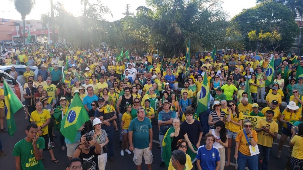 Manifestantes em frente ao Ministério Publico Federal, em Campo Grande. Lucas Santos/Arquivo Pessoal