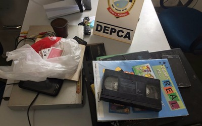 Agenda que suspeito de abuso mantinha para se comunicar com as vítimas foi apreendida pela policia de Campo Grande nesta terça-feira. (Foto: Graziela Rezende/G1 MS)
