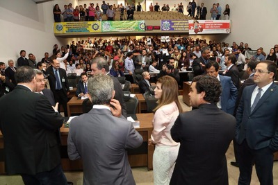 Servidores foram à Casa de Leis pedir ajuda dos deputados estaduais
 Foto: Victor Chileno AL/MS