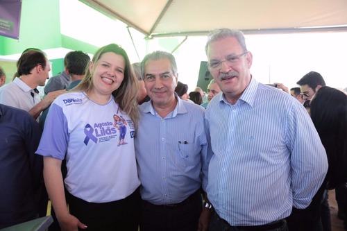Vereadora com o governador Reinaldo Azambuja e também o deputado federal Geraldo Resende / Foto: Divulgação 
