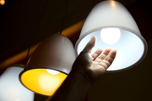 Bandeira amarela: luz mais cara para partir desta segunda-feira (Agência Brasil)