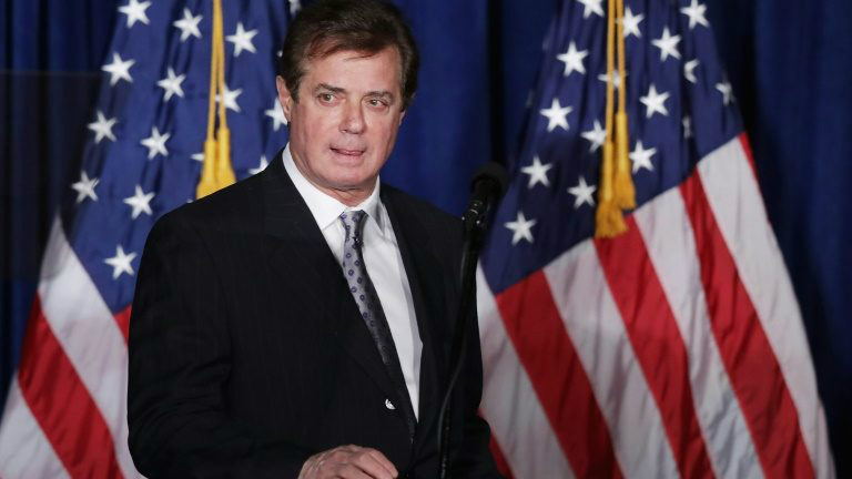 Investigadores de um caso de corrupção na Ucrânia sustentam que Paul Manafort, chefe de campanha do candidato presidencial republicano, Donald Trump, recebeu, anos atrás, um pagamento ilegal não registrado de 12,7 milhões de dólares em dinheiro - Getty Images/AFP/Arquivos
