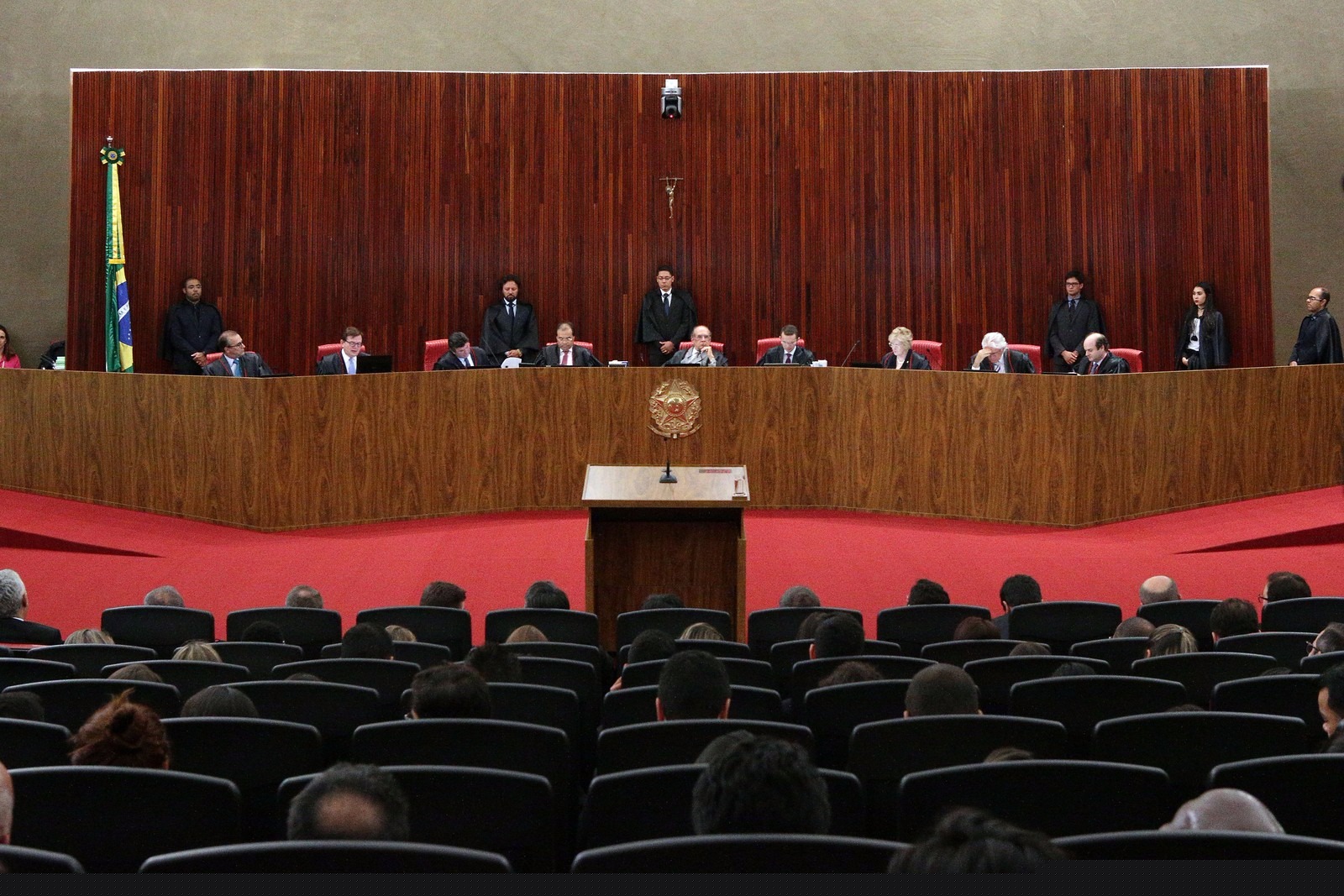 TSE retoma nesta quarta-feira análise de pedidos das defesas de Dilma e Temer Vista do plenário do Tribunal Superior Eleitoral (TSE), em Brasília, durante o julgamento da chapa Dilma-Temer (Foto: Daniel Teixeira/Estadão Conteúdo)