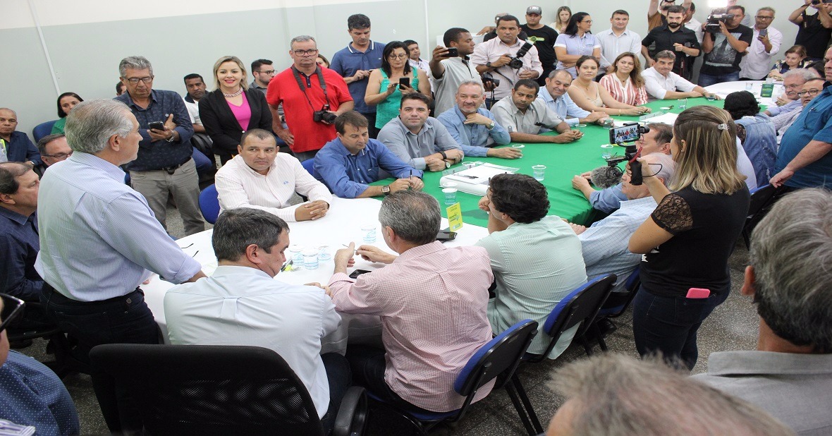 Convênio otimiza custo de pavimentação e recapeamento de estradas vicinais Fotos: Chico Ribeiro