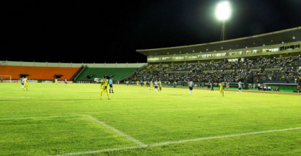 Para esquecer queda, Cene volta ao Douradão contra Sport Em 2012 o time amarelo mandou seu jogo na Copa do Brasil diante do Atlético-MG e acabou derrotado por 3 a 1 - Foto: Mauro Cruz/Gazeta MS/Arquivo