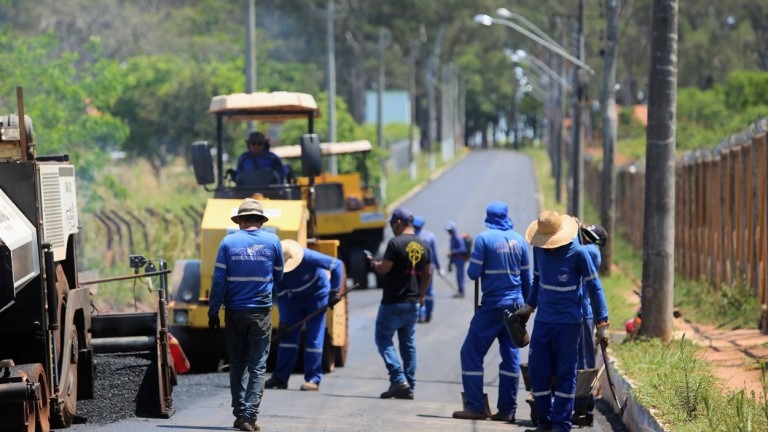 Prefeitura recapeia acesso ao Hospital São Julião Prefeitura recapeia acesso ao Hospital São Julião